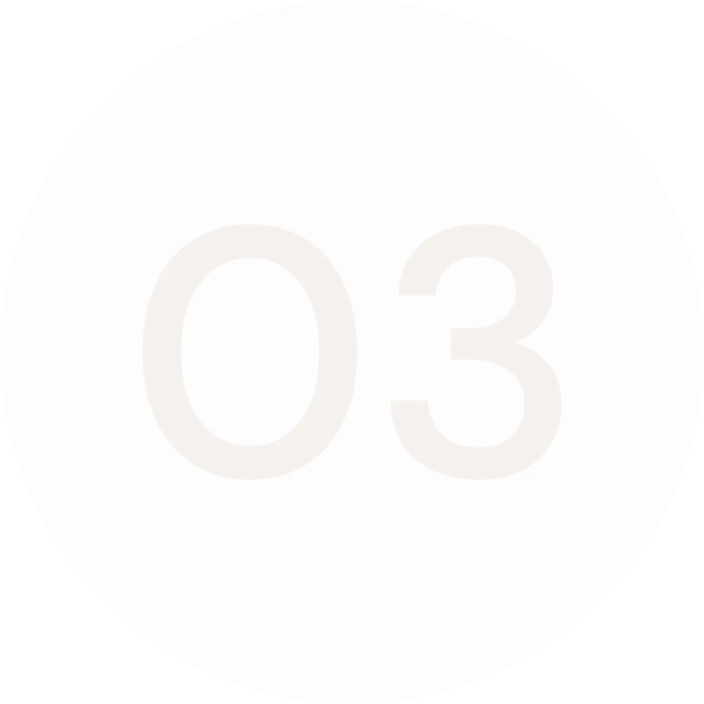 Icono con el número 03 que representa la fase final o resolución de un procedimiento legal.